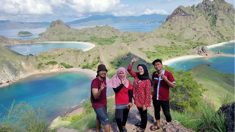 2 Days 1 Night Private Komodo Tour on AC Cabin Boat