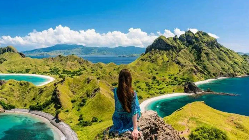 2 Days 1 Night Private Komodo Tour on AC Cabin Boat